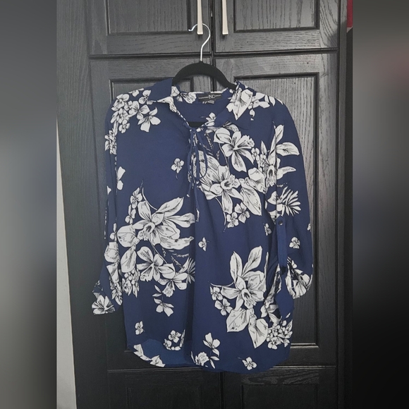 Long-Sleeved Floral Casual Summer Top - Picture 4 of 6
